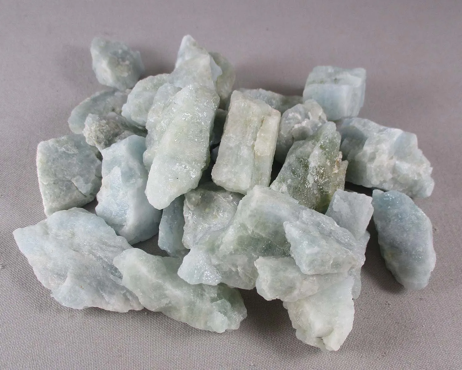 Aquamarine Stones Raw (Small) 3pcs H083-1**