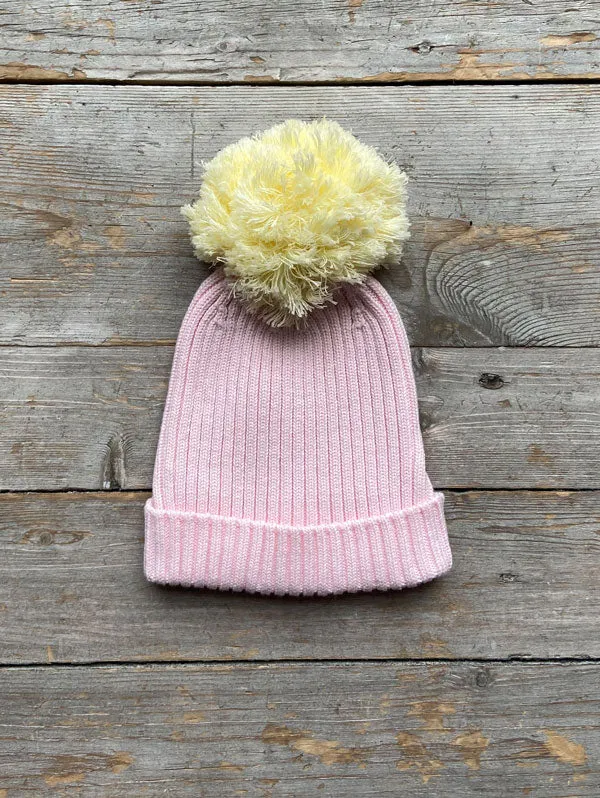 Knitted hat with ball